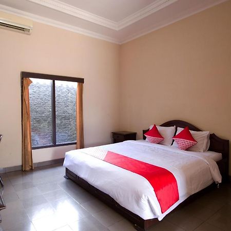 Oyo 3207 Hotel Gracia Бандар Лампунг Екстериор снимка