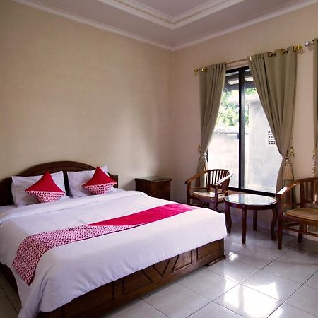 Oyo 3207 Hotel Gracia Бандар Лампунг Екстериор снимка