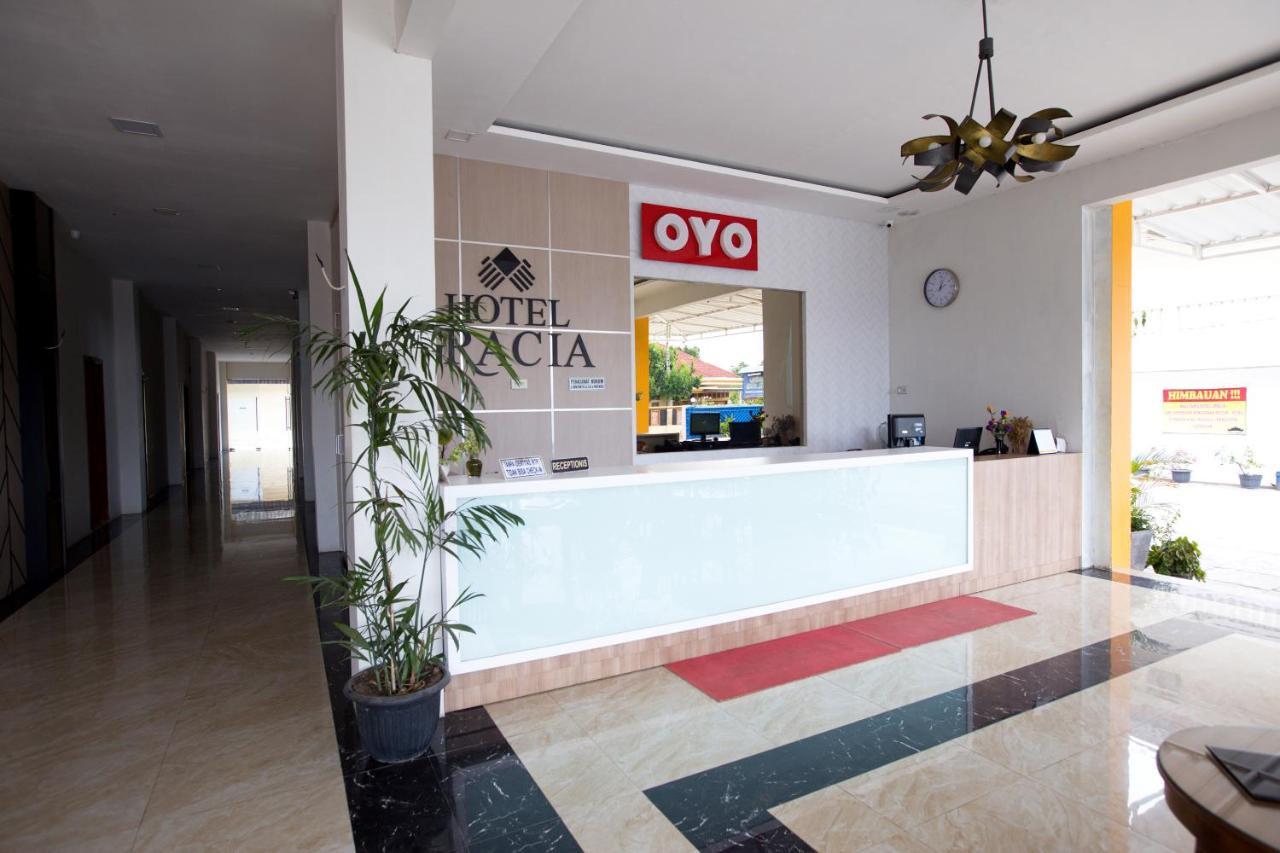 Oyo 3207 Hotel Gracia Бандар Лампунг Екстериор снимка