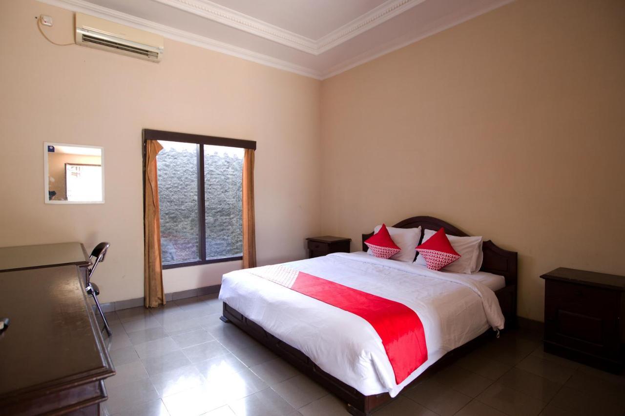 Oyo 3207 Hotel Gracia Бандар Лампунг Екстериор снимка