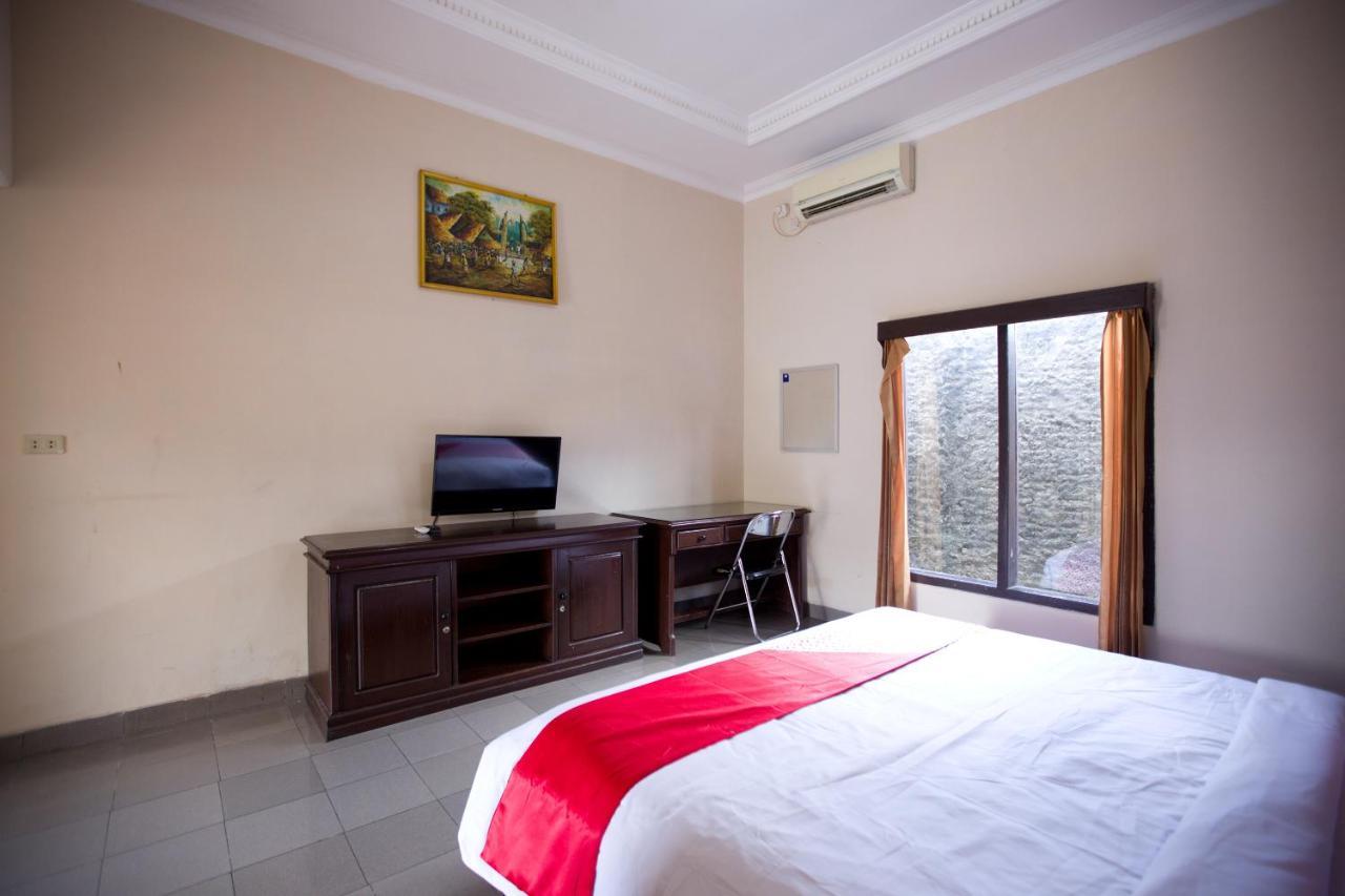 Oyo 3207 Hotel Gracia Бандар Лампунг Екстериор снимка
