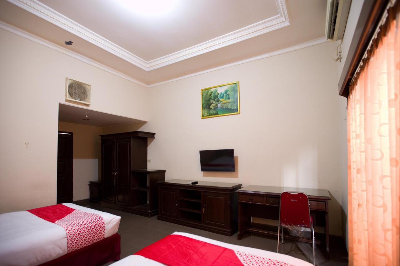 Oyo 3207 Hotel Gracia Бандар Лампунг Екстериор снимка