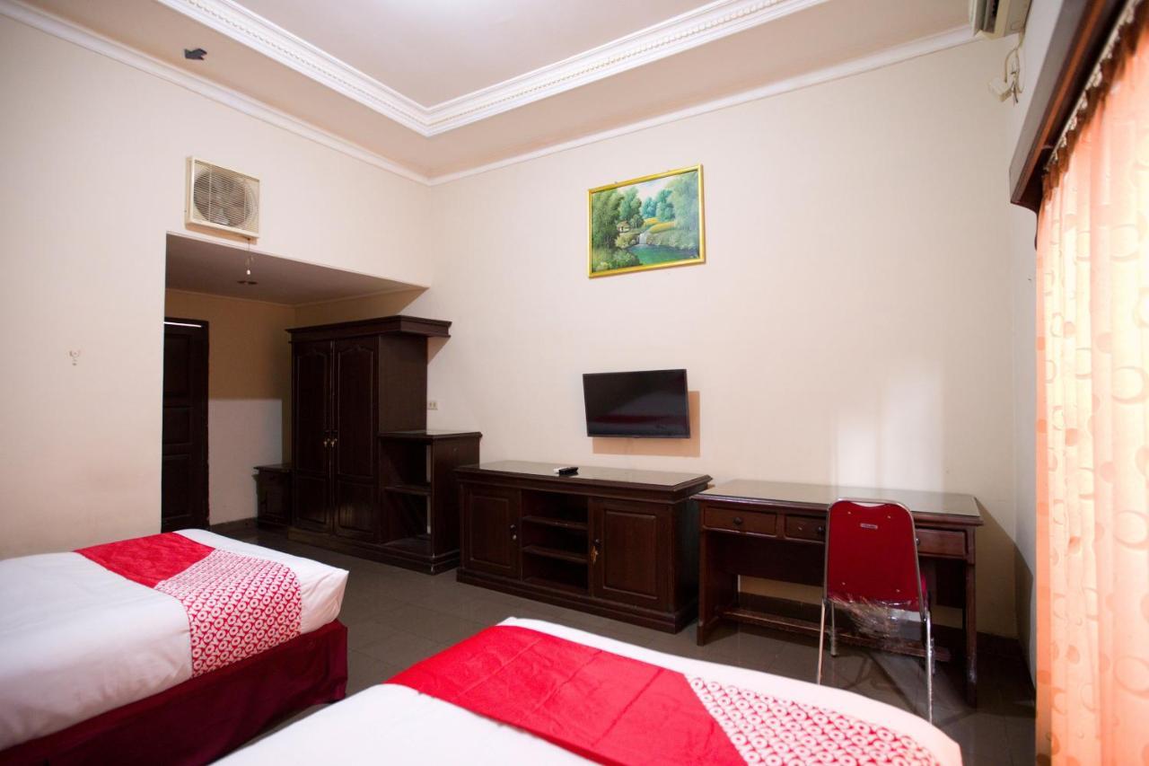 Oyo 3207 Hotel Gracia Бандар Лампунг Екстериор снимка