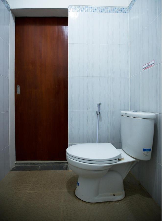 Oyo 3207 Hotel Gracia Бандар Лампунг Екстериор снимка